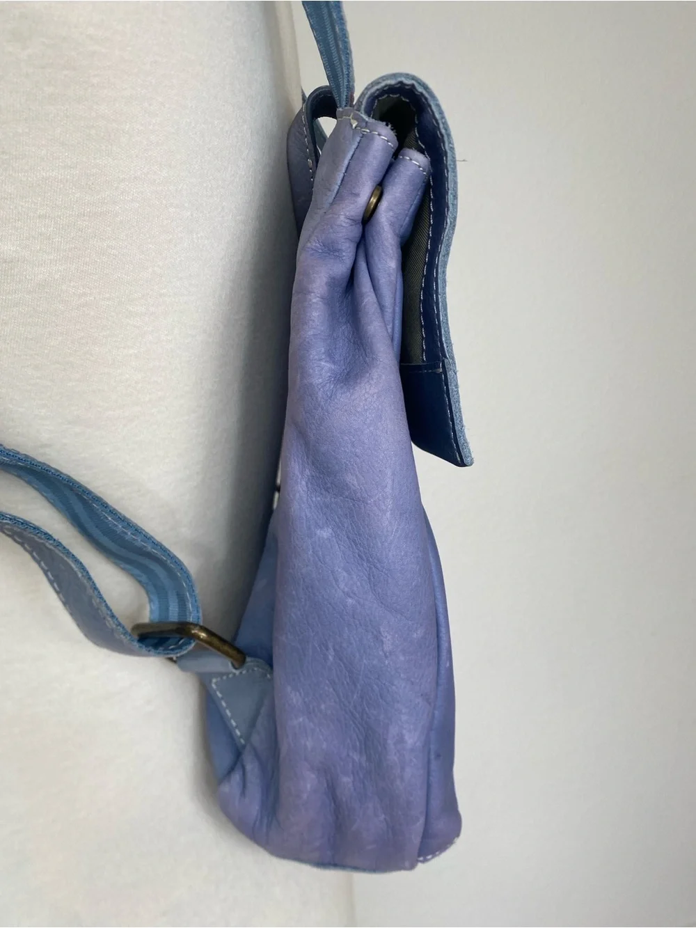 American Leather Co. Women Periwinkle Leather Flap Backpack Purse Coastal Casual